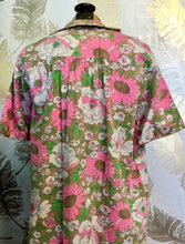 Load image into Gallery viewer, Pink, White & Tan Floral Housecoat