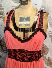 Load image into Gallery viewer, Pink & Black Peignoir Set