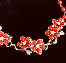 Load image into Gallery viewer, Floral Beaded Necklace