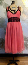 Load image into Gallery viewer, Pink & Black Peignoir Set