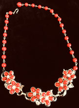 Load image into Gallery viewer, Floral Beaded Necklace