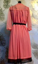 Load image into Gallery viewer, Pink & Black Peignoir Set