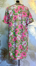 Load image into Gallery viewer, Pink, White & Tan Floral Housecoat