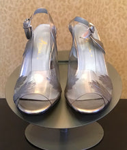 Load image into Gallery viewer, 1970’s Silver Leaf Heels