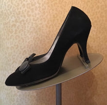 Load image into Gallery viewer, Fiancées Black Heels with Button and Bow