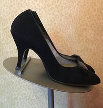 Load image into Gallery viewer, Fiancées Black Heels with Button and Bow