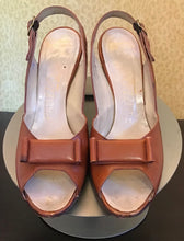 Load image into Gallery viewer, Palizzio New York Kitten Pumps