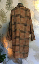Load image into Gallery viewer, Retro Mod Plaid Coat