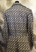 Load image into Gallery viewer, Mod Gray & White Daisy Dress
