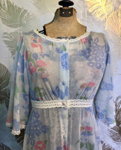 Load image into Gallery viewer, Miss Elaine Floral & Lace