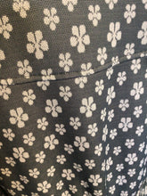 Load image into Gallery viewer, Mod Gray & White Daisy Dress