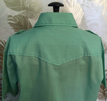 Load image into Gallery viewer, 60’s Turquoise Button Down