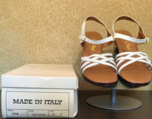 Load image into Gallery viewer, 1970’s White Sandals
