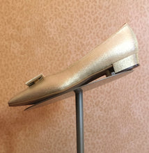 Load image into Gallery viewer, Gold Daniel Green Slippers
