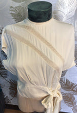 Load image into Gallery viewer, 40’s Sash Waist Blouse
