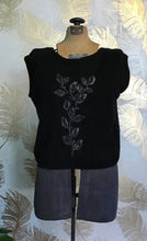 Load image into Gallery viewer, Rockabilly Sleeveless Floral Knit Top
