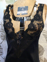 Load image into Gallery viewer, Black Formfit Rogers Nightie
