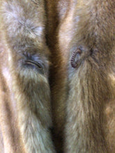 Load image into Gallery viewer, Tissavel Faux Fur
