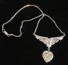 Load image into Gallery viewer, Heart Garland Necklace
