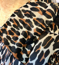 Load image into Gallery viewer, Leopard &amp; Black Dressing Gown
